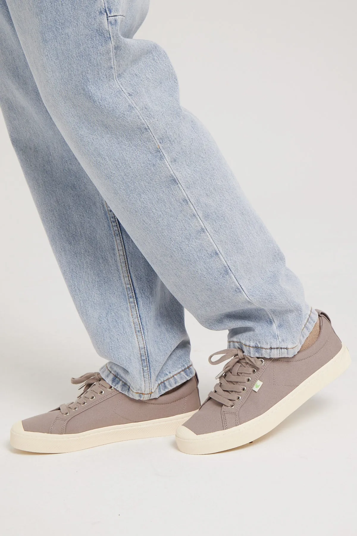 Cariuma Oca Low Canvas Sneaker Mystic Grey