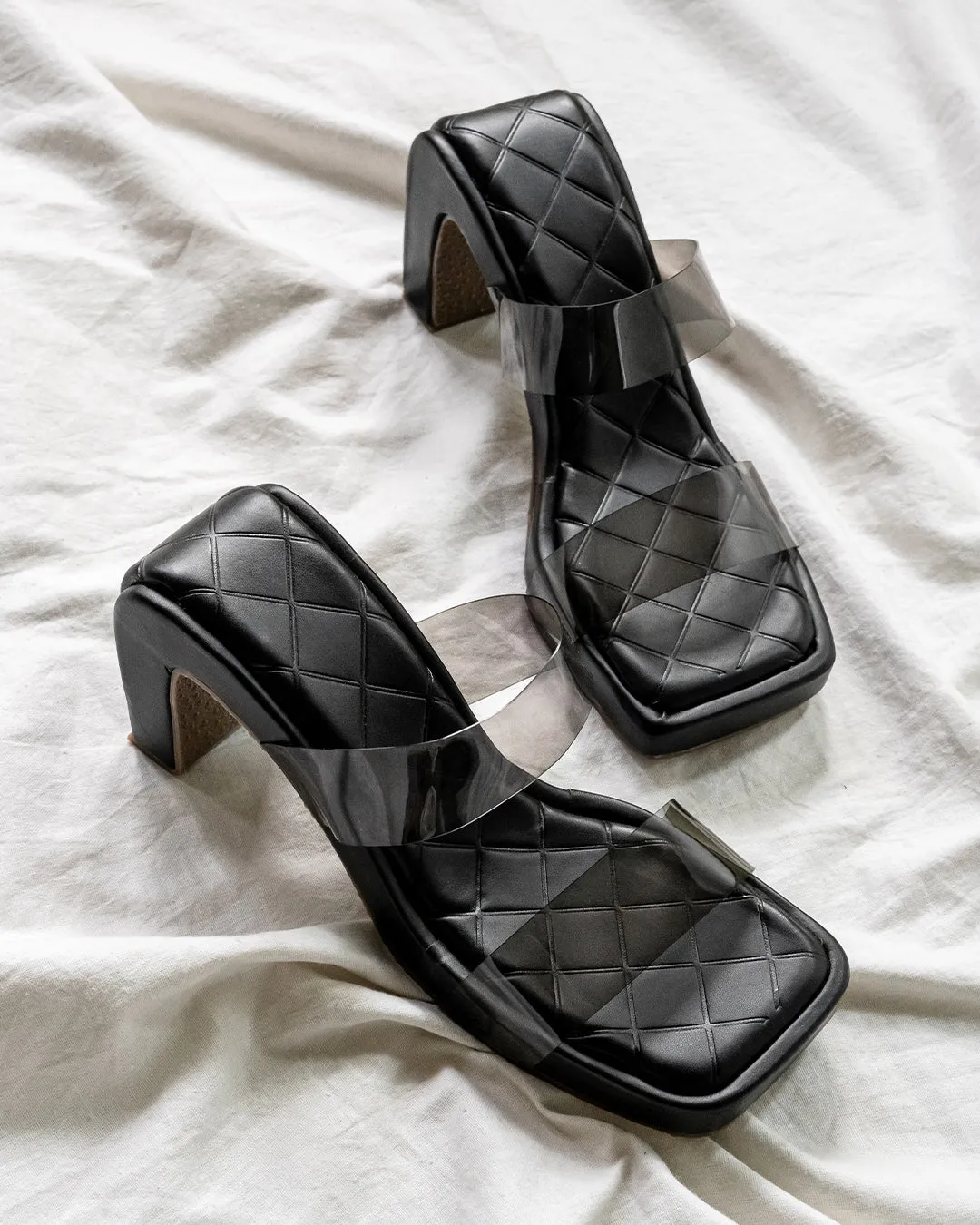 Pillow Walk Black Trending Heels